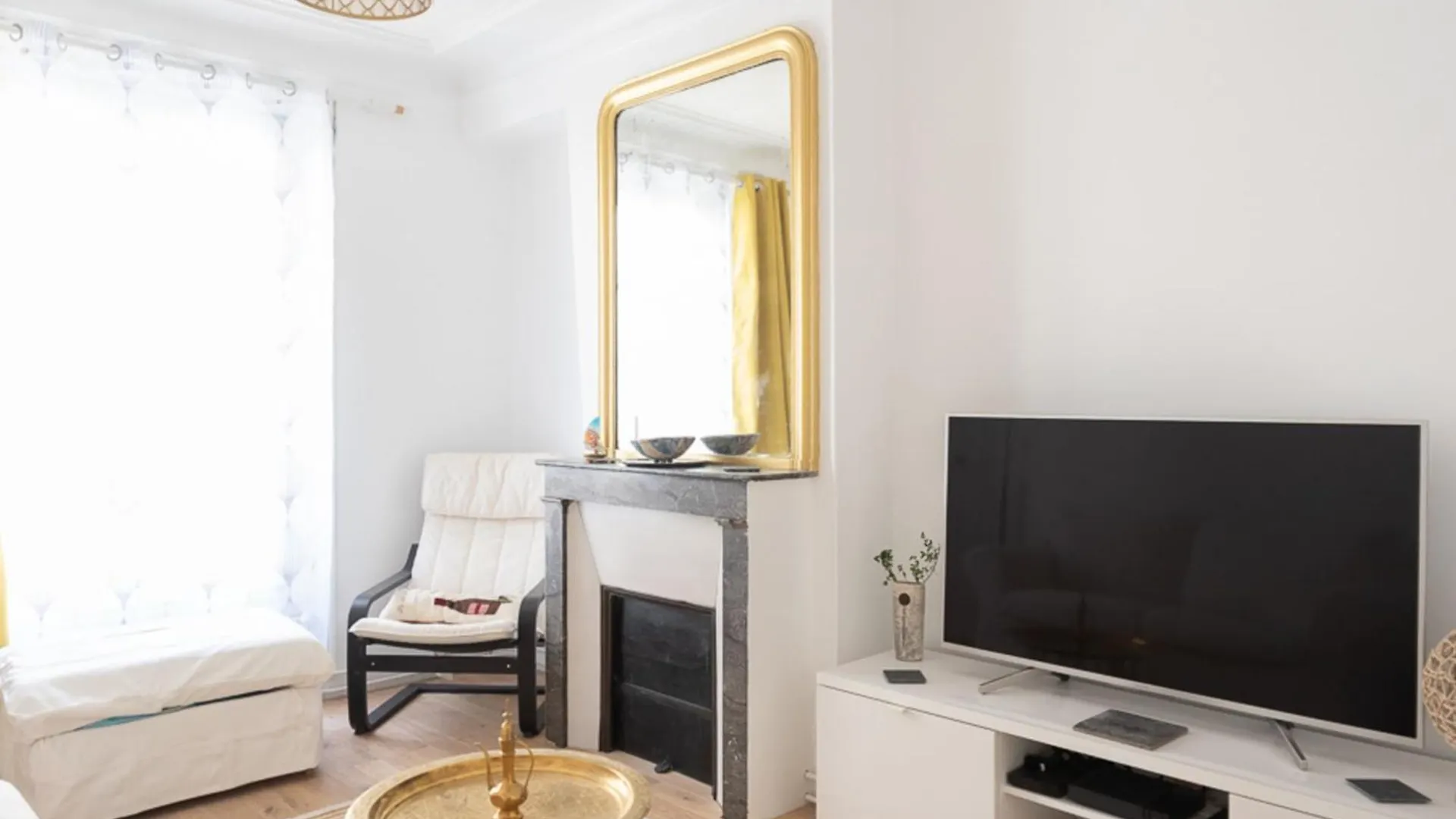 Near Montmartre And Pigalle Apartman